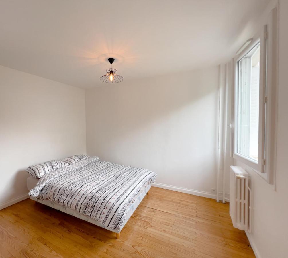 Appartement Spacieux Avec Balcon Saint-Fons Exterior foto