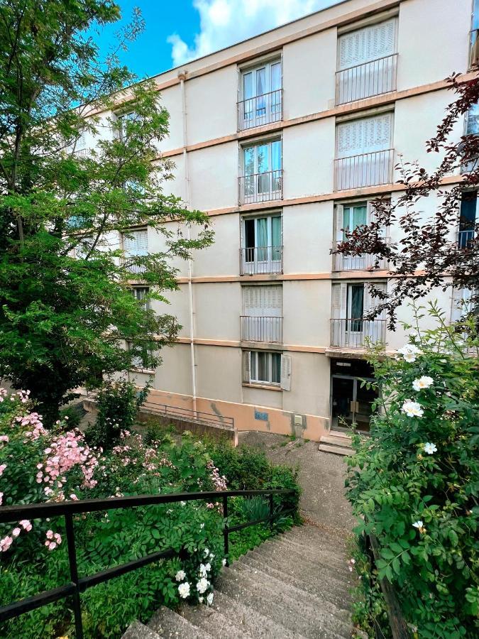 Appartement Spacieux Avec Balcon Saint-Fons Exterior foto